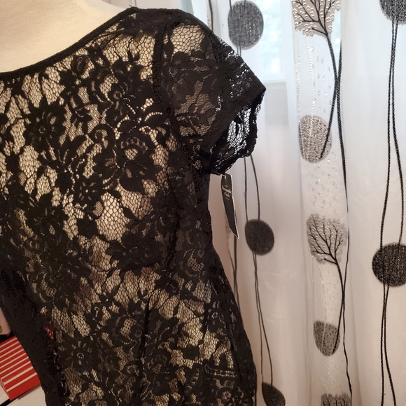 NWT Abercomibe & Fitch black Lace top in size xs small - Picture 5 of 5